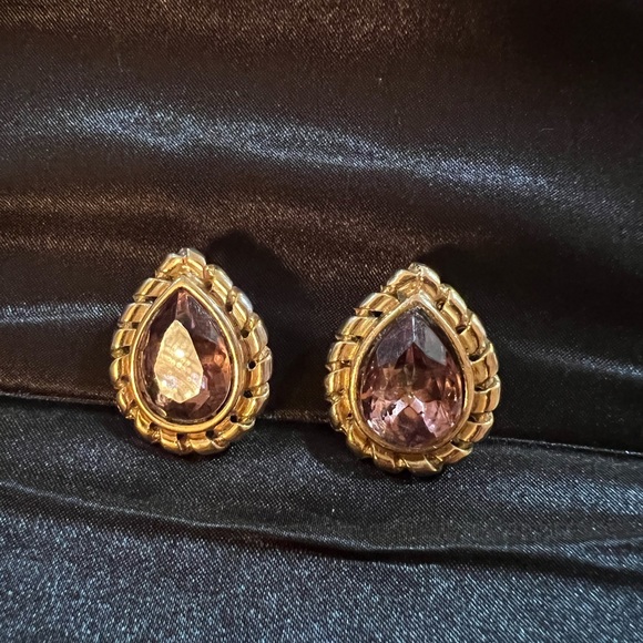 Vtg.🌹 GIVENCHY Amethyst Color Clip On Earrings - Picture 4 of 9